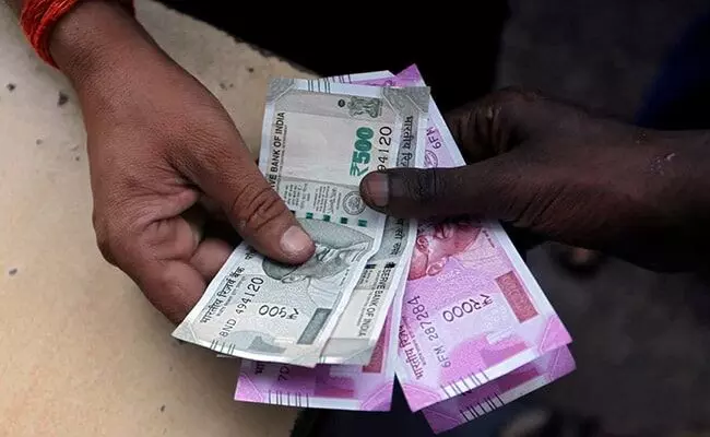 ठगों से एक लाख रुपये वापस करा दिए ठगों से एक लाख रुपये वापस करा दिए