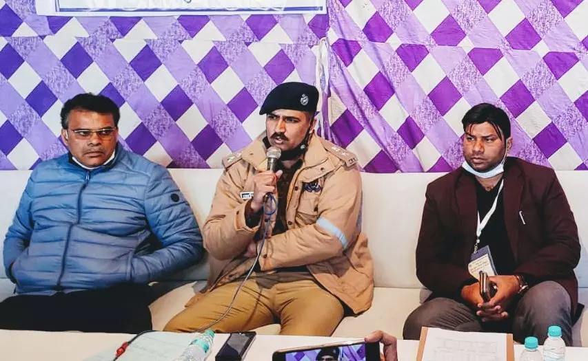 मतदान में बाधा की कोशिश बर्दाश्त नहीं होगी: डीएम व एसएसपी मतदान में बाधा की कोशिश बर्दाश्त नहीं होगी: डीएम व एसएसपी