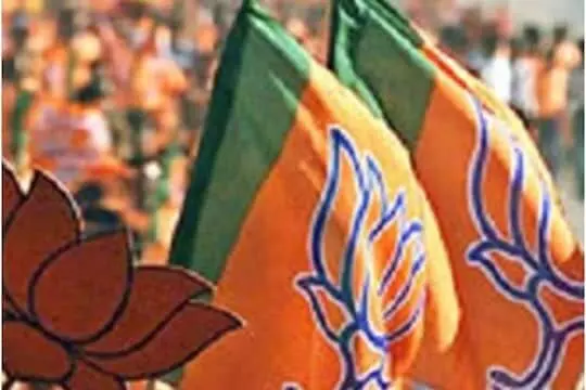 जली हालत में मिला भाजपा नेता का शव