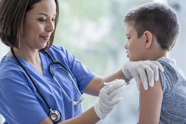 12 से 18 की उम्र के बच्चों को भी लगेगी वैक्सीन