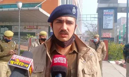 दो स्कूली वाहनों की टक्कर में चालक समेत कई बच्चे घायल दो स्कूली वाहनों की टक्कर में चालक समेत कई बच्चे घायल