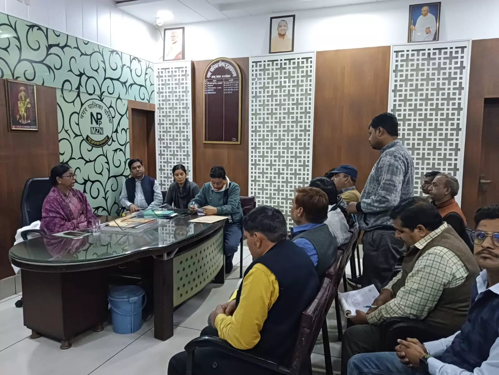 चेयरपर्सन अंजू अग्रवाल ने दिखाये तेवर-लापरवाह अफसर सहित 13 पर गाज चेयरपर्सन अंजू अग्रवाल ने दिखाये तेवर-लापरवाह अफसर सहित 13 पर गाज