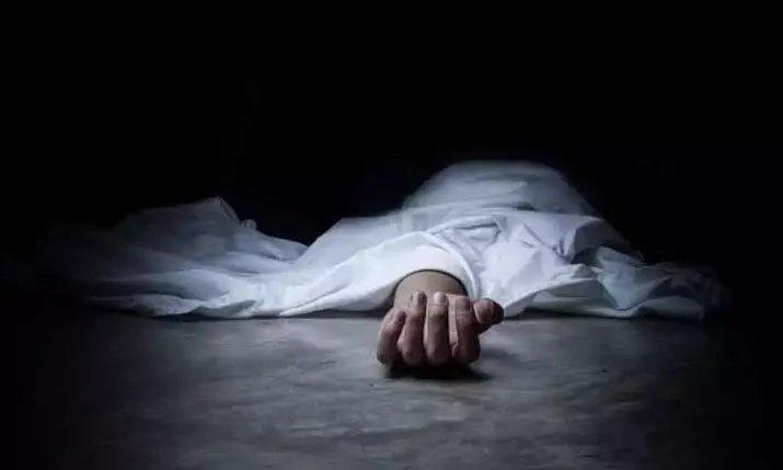 जंगल में युवक का शव मिलने से फैली सनसनी जंगल में युवक का शव मिलने से फैली सनसनी