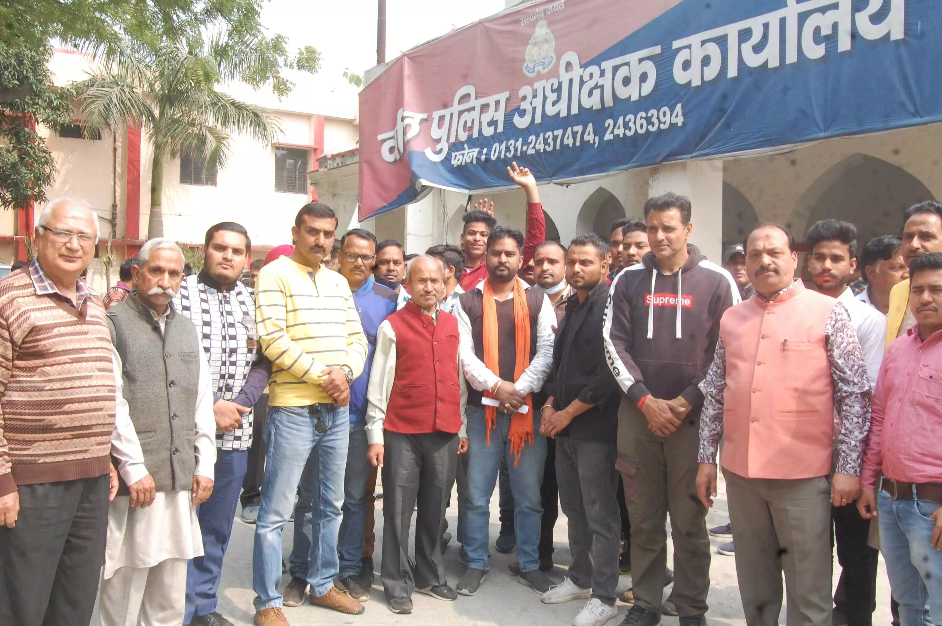 नई मंडी पुलिस पर चर्चित पुलिसकर्मी के परिजनों को बचाने का आरोप लगाया नई मंडी पुलिस पर चर्चित पुलिसकर्मी के परिजनों को बचाने का आरोप लगाया
