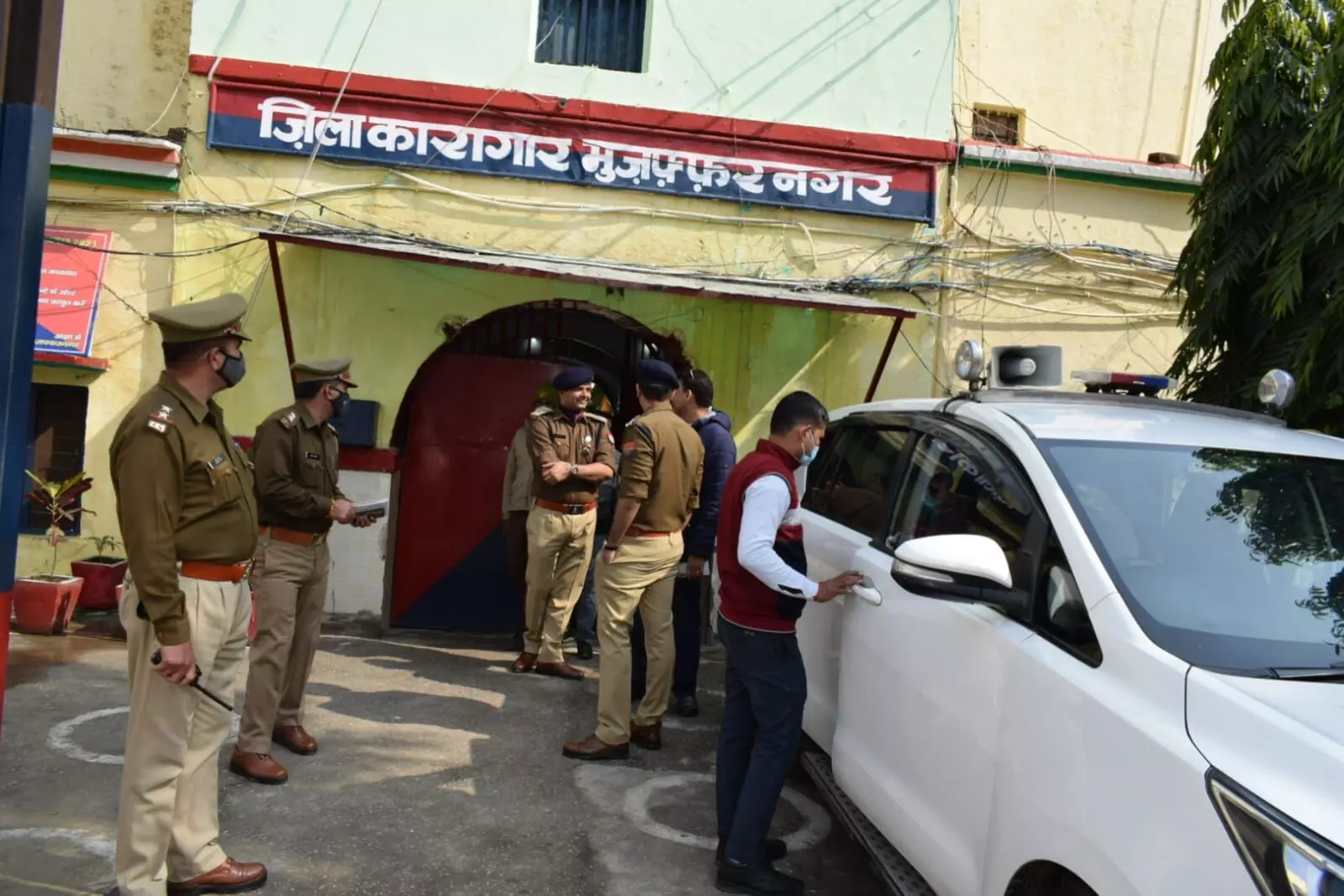 डीएम व एसएसपी ने किया जिला कारागार का निरीक्षण डीएम व एसएसपी ने किया जिला कारागार का निरीक्षण