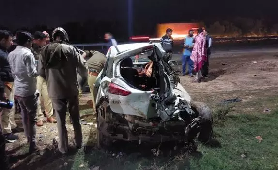 पुरकाजी के पास हाईवे पर भीषण हादसे में दो युवकों की मौत पुरकाजी के पास हाईवे पर भीषण हादसे में दो युवकों की मौत