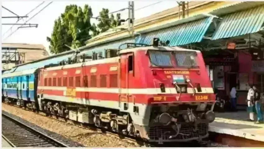 अब रेलवे स्टेशन पर भी बन सकेगे PAN और AADHAR