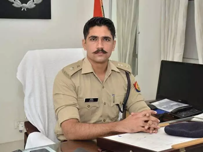 महिला थाना प्रभारी लाइन हाजिर, कई तबादले महिला थाना प्रभारी लाइन हाजिर, कई तबादले