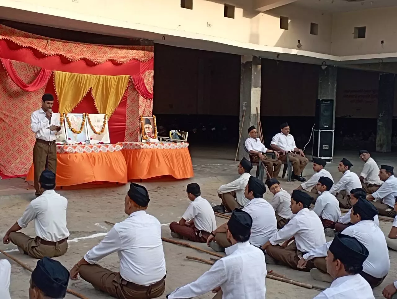 राष्ट्रीय स्वयंसेवक संघ लक्ष्मी नगर के महावीर भाग में वर्ष प्रतिपदा उत्सव एवं परम पूज्य डॉक्टर केशव राम बलिराम हेडगेवार जी का जन्मदिवस धूमधाम से मनाया।