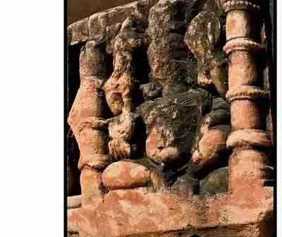 कुतुबमीनार से हटेंगी गणेश जी की दो उल्टी लगी मूर्तियां कुतुबमीनार से हटेंगी गणेश जी की दो उल्टी लगी मूर्तियां