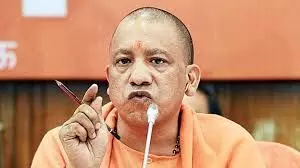 गैर कानूनी नर्सिंग कॉलेजों को चिन्हित कर एफआईआर दर्ज करें : योगी
