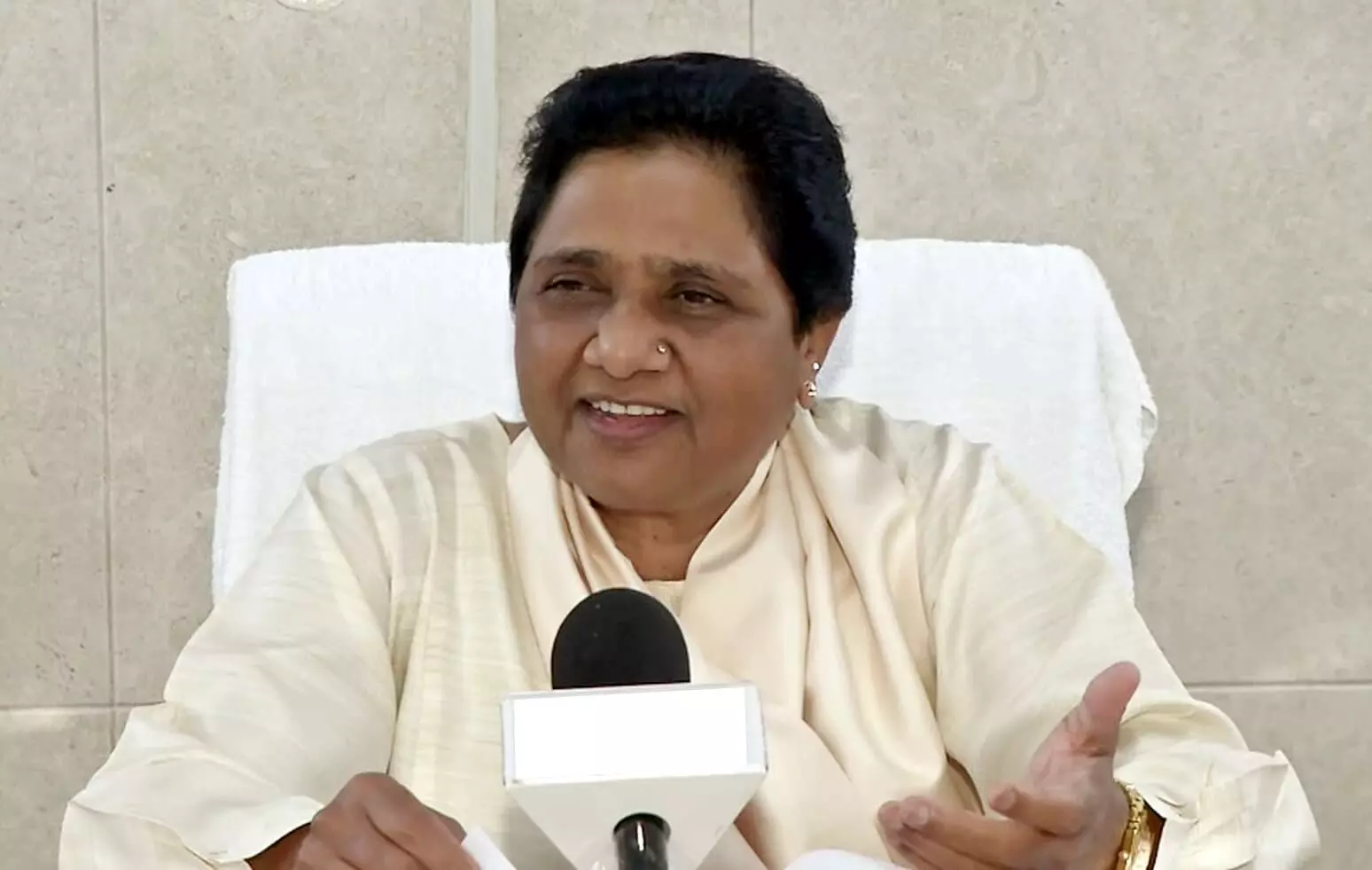 अखिलेश बचकाने बयान देना बंद करें : मायावती