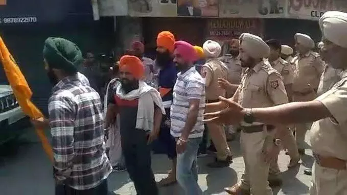 पटियाला में हिंसा के बाद तनाव, आईजी और एसएसपी समेत चार अफसर हटाए गए