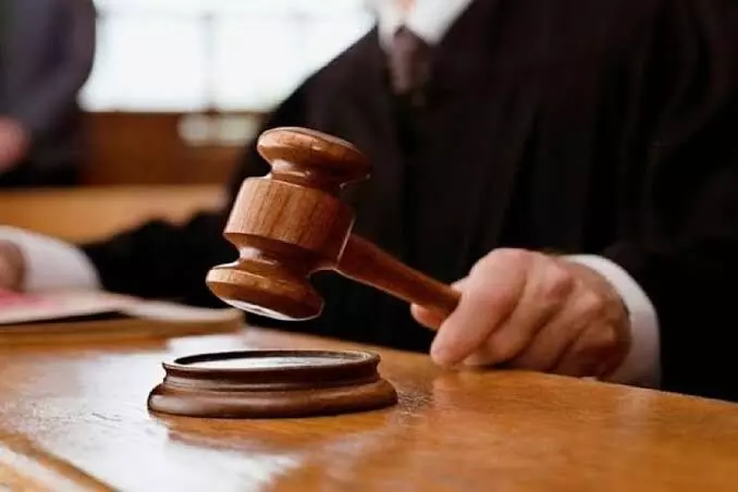 मारपीट में गम्भीर चोट पहुंचाने वाले 03 आरोपियों को कारावास व अर्थदण्ड से किया दण्डित मारपीट में गम्भीर चोट पहुंचाने वाले 03 आरोपियों को कारावास व अर्थदण्ड से किया दण्डित