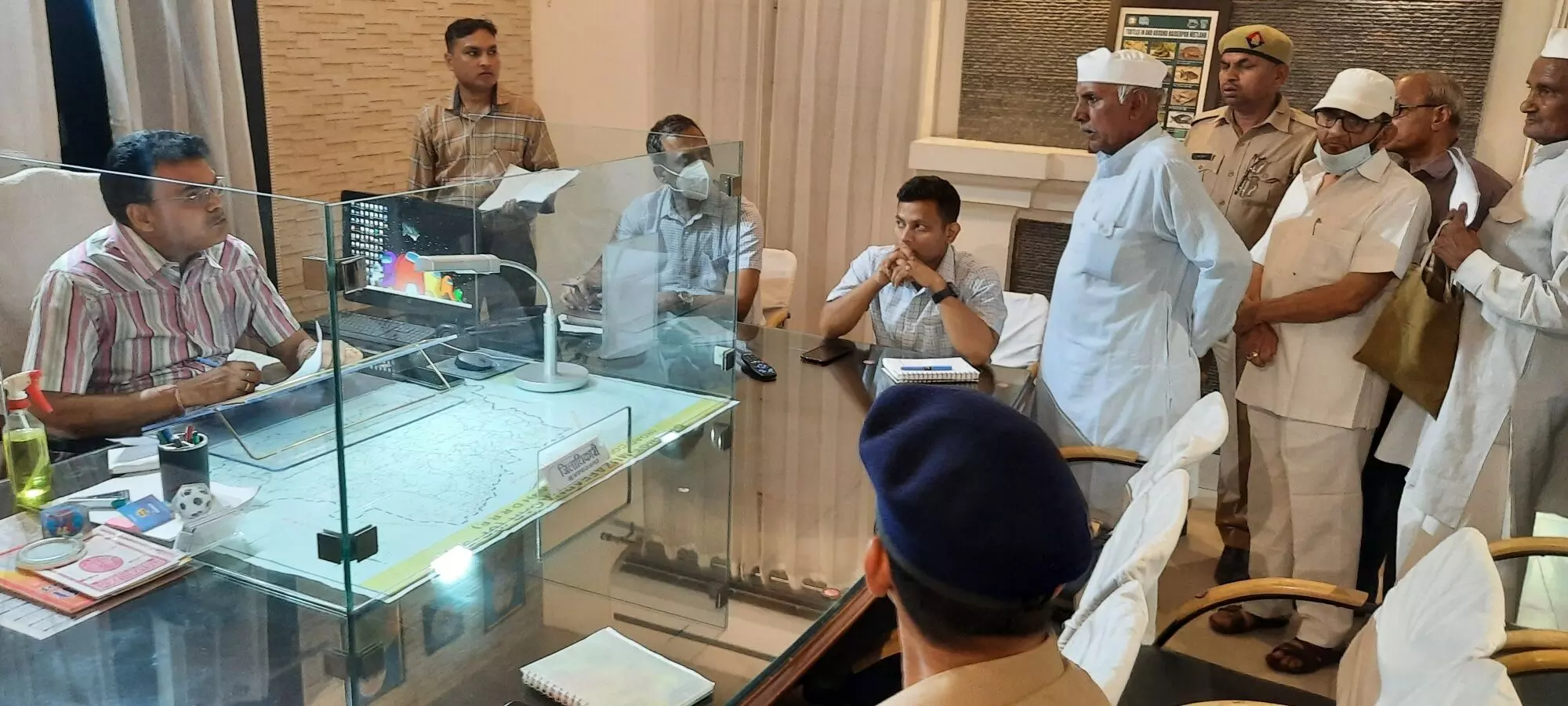 बिना सूचना गायब अधिकारी माने जाएंगे अनुपस्थित बिना सूचना गायब अधिकारी माने जाएंगे अनुपस्थित