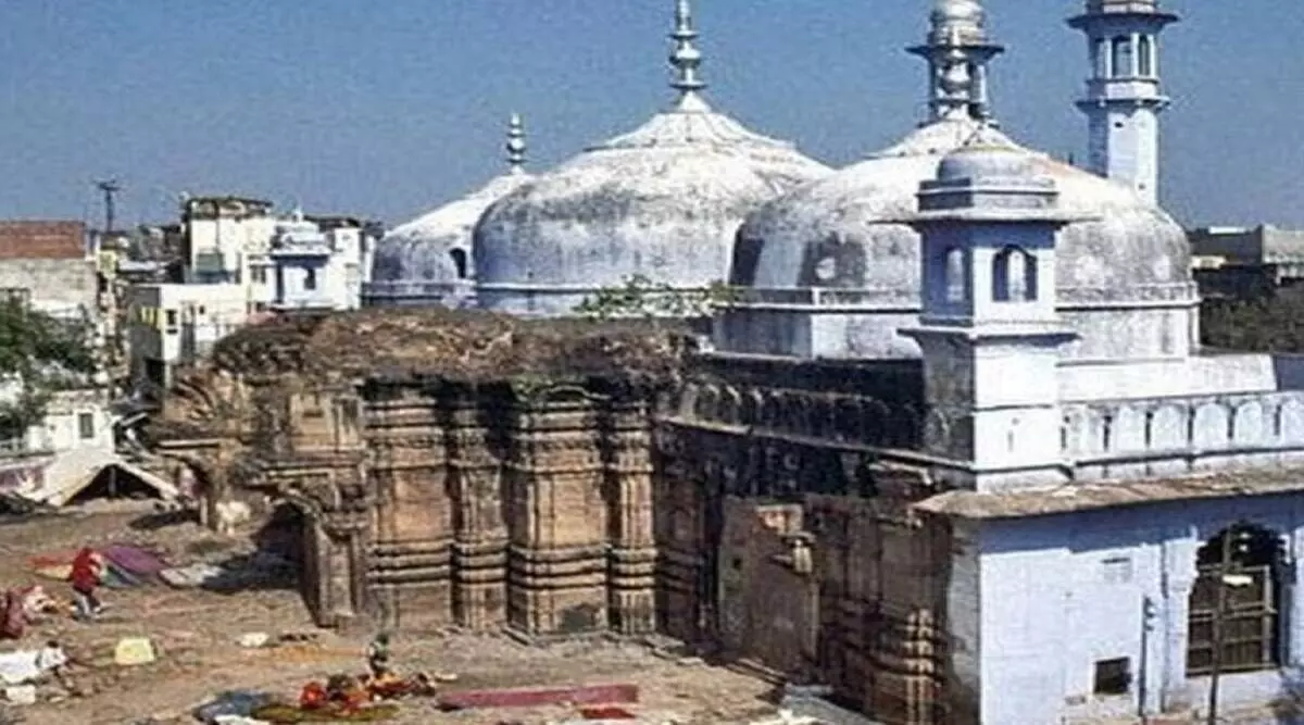 ज्ञानवापी पर कोर्ट का बड़ा फैसला, अदालत ने कहा ताला खोलकर या तोड़कर जैसे भी हो सर्वे कराएं ज्ञानवापी पर कोर्ट का बड़ा फैसला, अदालत ने कहा ताला खोलकर या तोड़कर जैसे भी हो सर्वे कराएं