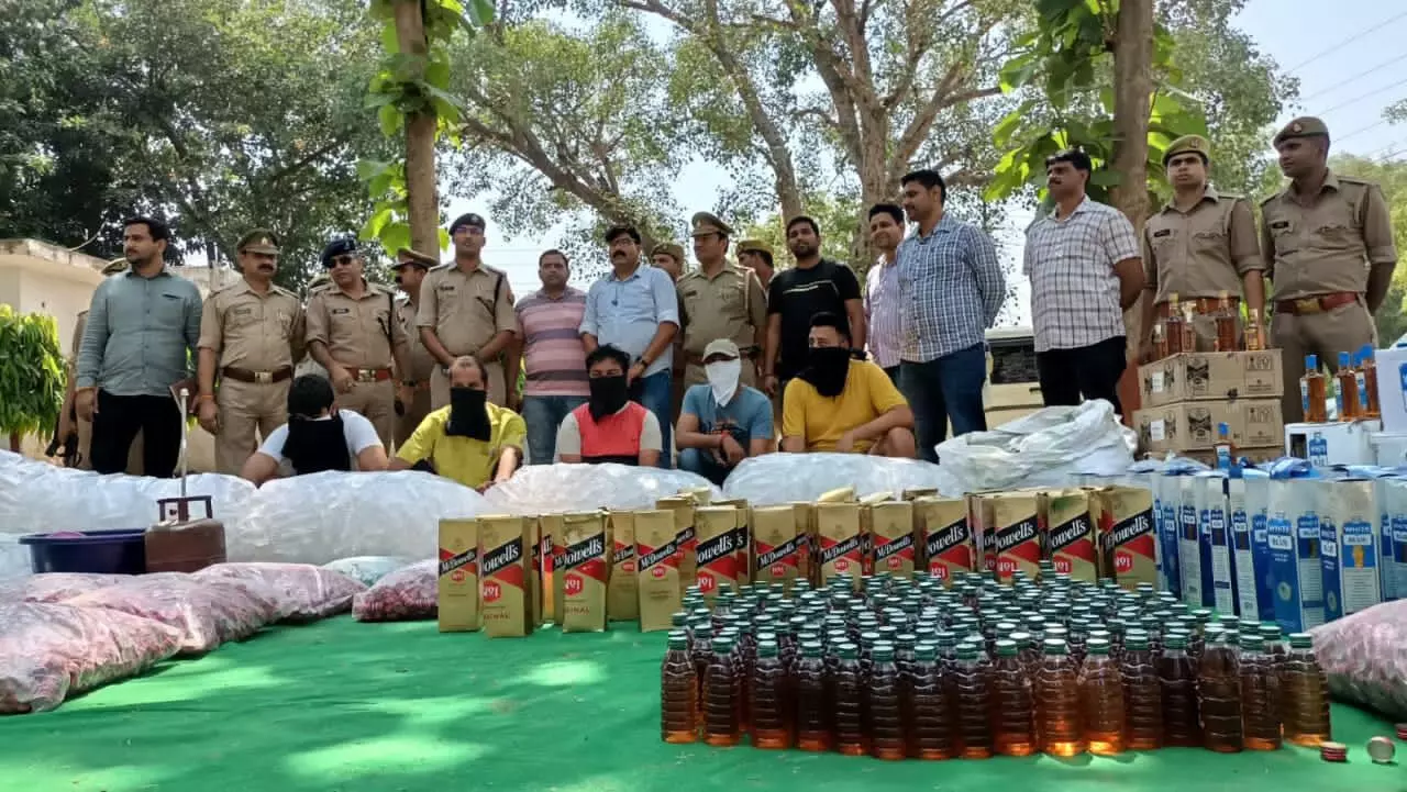 पचास लाख की नकली ब्रांडेड शराब समेत पांच गिरफ्तार पचास लाख की नकली ब्रांडेड शराब समेत पांच गिरफ्तार