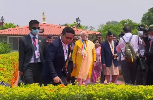 प्रधानमंत्री नरेन्द्र मोदी ने किया मायादेवी मंदिर में दर्शन एवं पूजन प्रधानमंत्री नरेन्द्र मोदी ने किया मायादेवी मंदिर में दर्शन एवं पूजन
