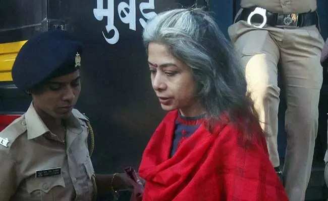 चर्चित शीना बोरा हत्याकांडः इद्राणी मुखर्जी जमानत पर जेल से रिहा चर्चित शीना बोरा हत्याकांडः इद्राणी मुखर्जी जमानत पर जेल से रिहा