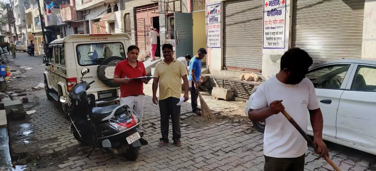 डीएम ने 37 सफाई कर्मचारियों का वेतन रोका डीएम ने 37 सफाई कर्मचारियों का वेतन रोका