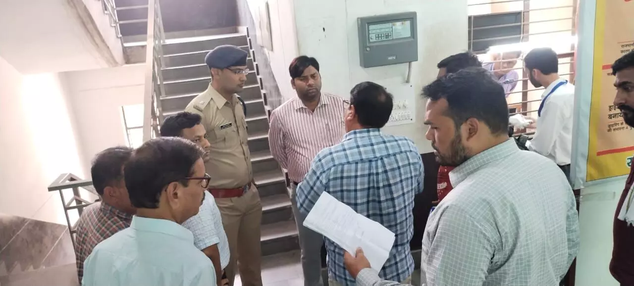 एआरटीओ कार्यालय पर एडीएम के छापे से मची भगदड़
