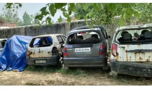 एसएसपी अभिषेक ने थानों से निकलवाये 4 हजार वाहन एसएसपी अभिषेक ने थानों से निकलवाये 4 हजार वाहन