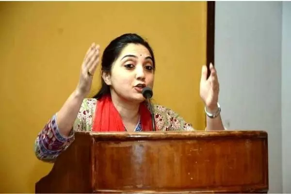 धार्मिक टिप्पणी मामले में भाजपा ने प्रवक्ता नूपुर शर्मा को पार्टी से किया निलंबित धार्मिक टिप्पणी मामले में भाजपा ने प्रवक्ता नूपुर शर्मा को पार्टी से किया निलंबित