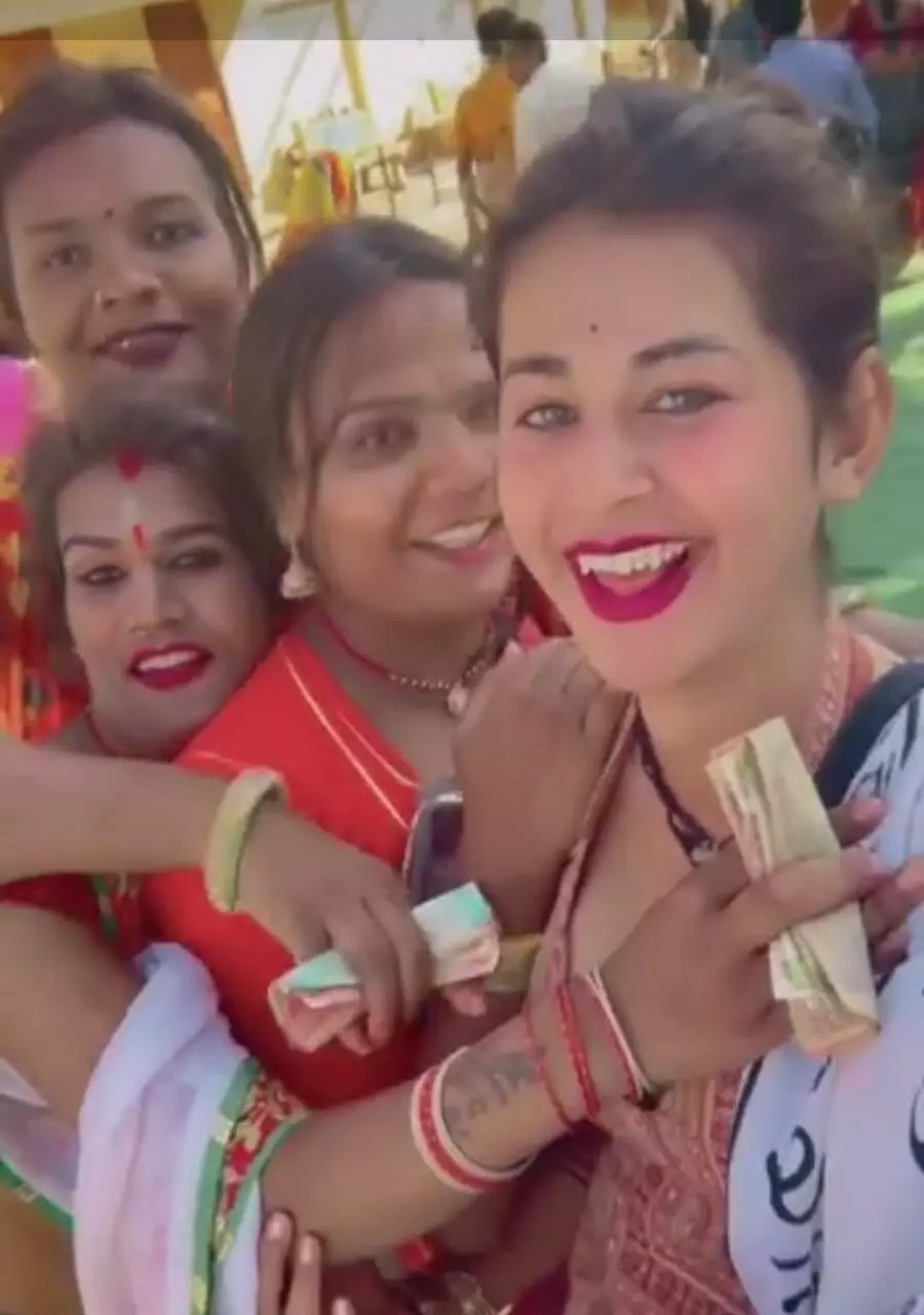महाकालेश्वर मंदिर के आसपास किन्नरों का उत्पात रोकने के दिए निर्देश महाकालेश्वर मंदिर के आसपास किन्नरों का उत्पात रोकने के दिए निर्देश