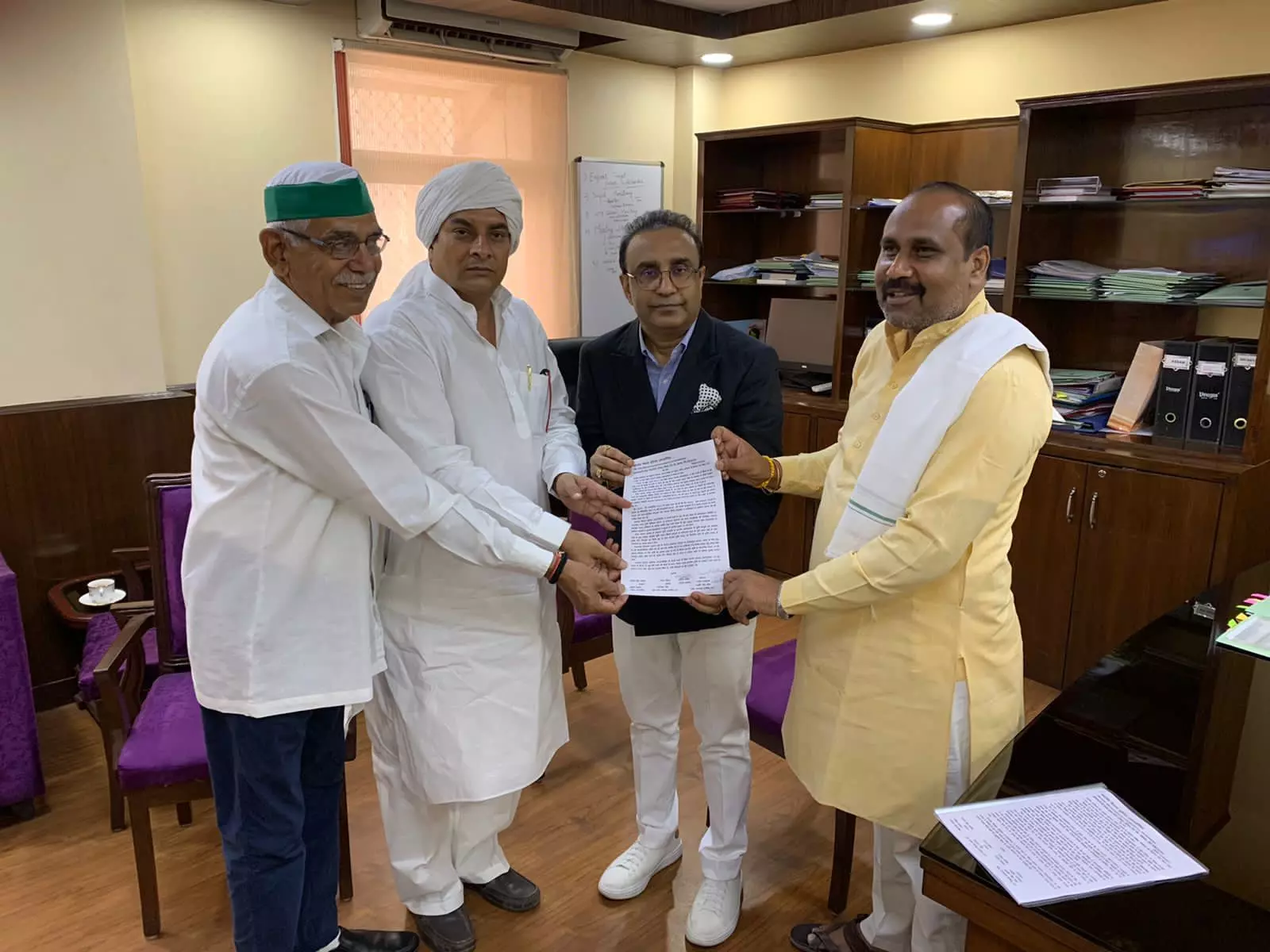 किसानों की बात लेकर दिल्ली पहुंचे धर्मेन्द्र मलिक किसानों की बात लेकर दिल्ली पहुंचे धर्मेन्द्र मलिक