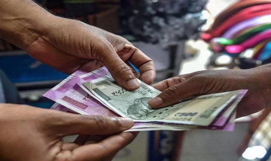 उधारी के पैसे वापस ना मिलने से तंग किसान दंपत्ति भूख हड़ताल पर उधारी के पैसे वापस ना मिलने से तंग किसान दंपत्ति भूख हड़ताल पर