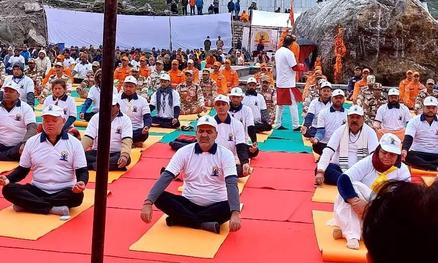 केदार घाटी में मंत्री संजीव बालियान ने मनाया योग दिवस केदार घाटी में मंत्री संजीव बालियान ने मनाया योग दिवस
