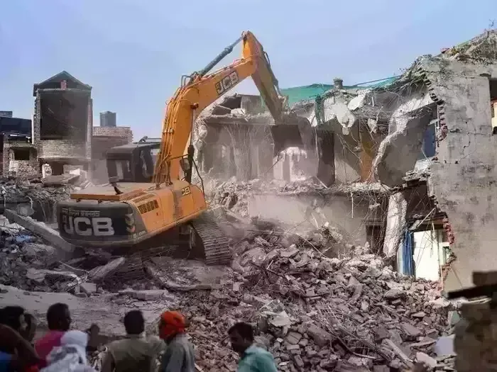 प्रयागराज हिंसाः जावेद मोहम्मद की पत्नी ने नए मकान बनाने के लिए हाईकोर्ट का दरवाजा खटखटाया मांगा मुहावजा प्रयागराज हिंसाः जावेद मोहम्मद की पत्नी ने नए मकान बनाने के लिए हाईकोर्ट का दरवाजा खटखटाया मांगा मुहावजा