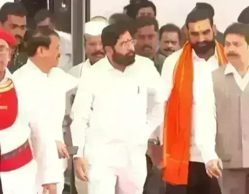 महाराष्ट्रः एकनाथ शिंदे ने फ्लोर टेस्ट किया पास, 164 विधायकों का समर्थन मिला महाराष्ट्रः एकनाथ शिंदे ने फ्लोर टेस्ट किया पास, 164 विधायकों का समर्थन मिला