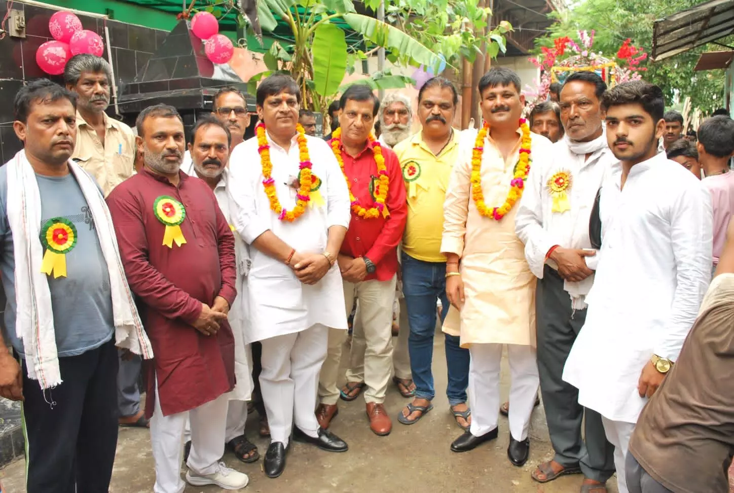 धानक बस्ती के शिव मंदिर का हुआ जीर्णोध्दार, मूर्तियों की प्राण प्रतिष्ठा की, भव्य शोभायात्रा के साथ निकाली कलश यात्रा धानक बस्ती के शिव मंदिर का हुआ जीर्णोध्दार, मूर्तियों की प्राण प्रतिष्ठा की, भव्य शोभायात्रा के साथ निकाली कलश यात्रा