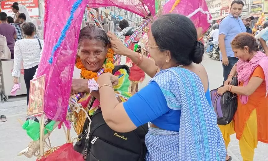 मुजफ्फरनगर...चेयरपर्सन के हटते ही बंद कराया कांवड शिविर! मुजफ्फरनगर...चेयरपर्सन के हटते ही बंद कराया कांवड शिविर!