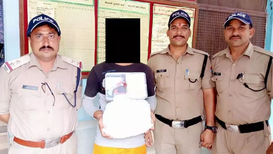 हरिद्वार.. यूपी पुलिस की वर्दी पहन कर घूमने वाले फर्जी पुलिस अधिकारी को पकडा, नकली आईडी कार्ड और नकली बंदूक बरामद हरिद्वार.. यूपी पुलिस की वर्दी पहन कर घूमने वाले फर्जी पुलिस अधिकारी को पकडा, नकली आईडी कार्ड और नकली बंदूक बरामद
