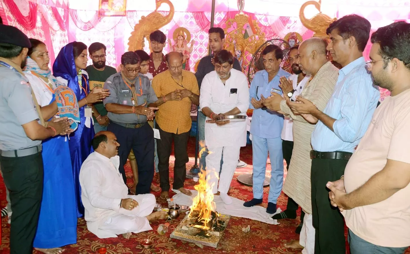 तहसील मार्केट में पिछले 7 दिनों से लगातार चल रहे श्रीराम भंडारे का समापन, समाजसेवी मनीष चौधरी ने किया उत्कृष्ट सहयोग करने वालों को शाल ओढाकर सम्मानित तहसील मार्केट में पिछले 7 दिनों से लगातार चल रहे श्रीराम भंडारे का समापन, समाजसेवी मनीष चौधरी ने किया उत्कृष्ट सहयोग करने वालों को शाल ओढाकर सम्मानित