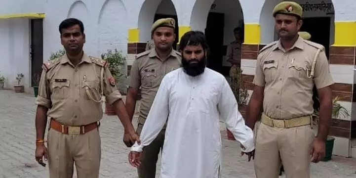 मस्जिद में दीनी तालीम लेने गई 6 साल की बच्ची के साथ मौलवी ने किया दुष्कर्म मस्जिद में दीनी तालीम लेने गई 6 साल की बच्ची के साथ मौलवी ने किया दुष्कर्म