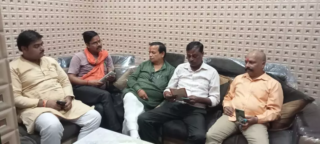 मुजफ्फरनगर.... हिंदूवादी संगठन क्रांति सेना में बड़ी टूट, मुख्य पदाधिकारियों ने दिया इस्तीफा मुजफ्फरनगर.... हिंदूवादी संगठन क्रांति सेना में बड़ी टूट, मुख्य पदाधिकारियों ने दिया इस्तीफा