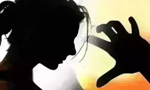 दहेज़ की मांग पूरी ने करने पर पति और देवर ने किया सामूहिक बलात्कार, फिर दे दिया तीन तलाक दहेज़ की मांग पूरी ने करने पर पति और देवर ने किया सामूहिक बलात्कार, फिर दे दिया तीन तलाक