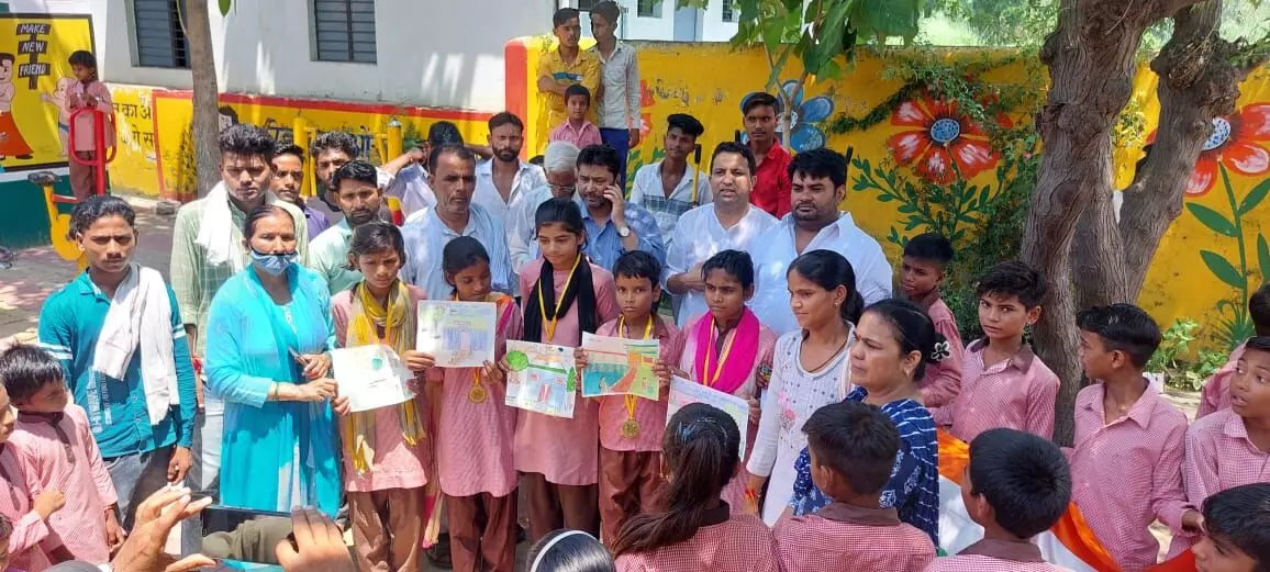 शिक्षा जन जागरूकता अभियान में बच्चों ने दिखाई प्रतिभा शिक्षा जन जागरूकता अभियान में बच्चों ने दिखाई प्रतिभा