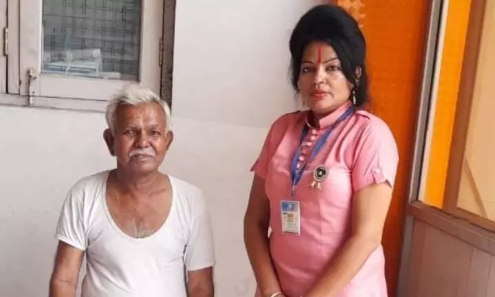 फीयरलैस समाजसेवी शालू सैनी बनीं बेघर बुजुर्ग का सहारा