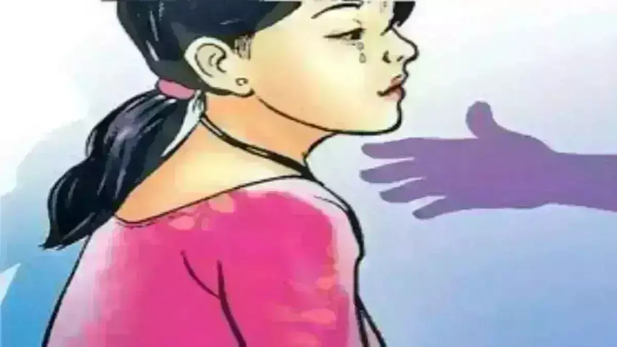 खेत में की थी छेड़खानी, मुकदमा किया तो फोटो किये वायरल