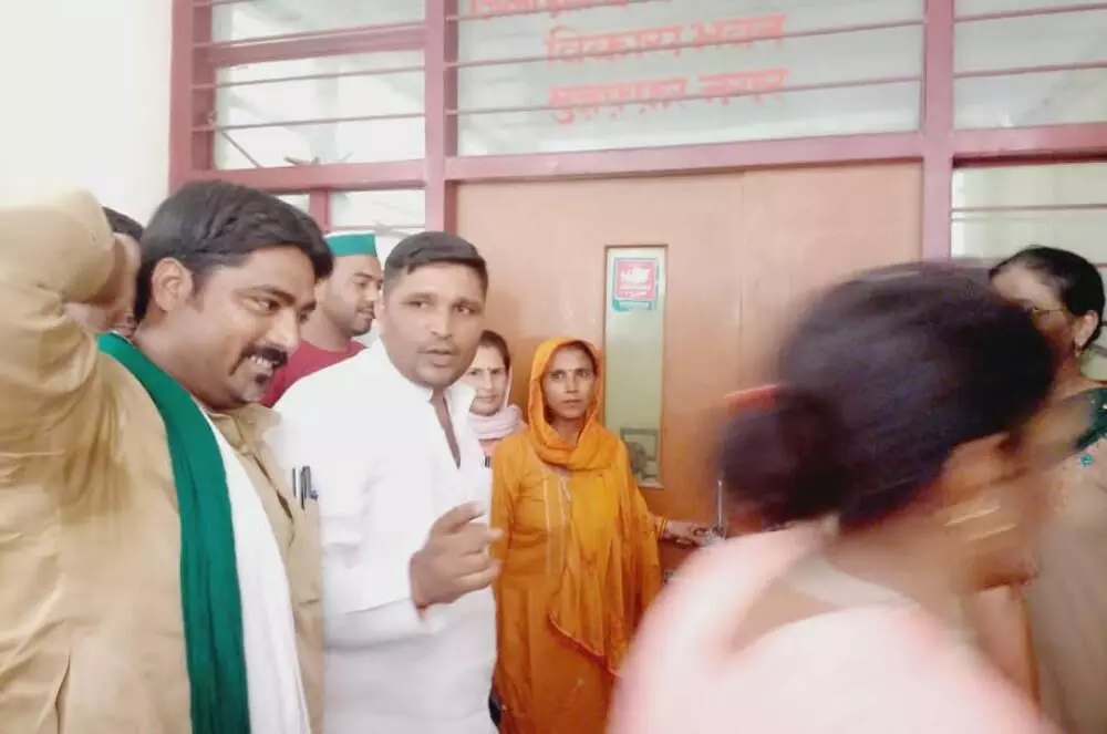 मुजफ्फरनगर...हर घर तिरंगा अभियान में 25 लाख का खेल! मुजफ्फरनगर...हर घर तिरंगा अभियान में 25 लाख का खेल!