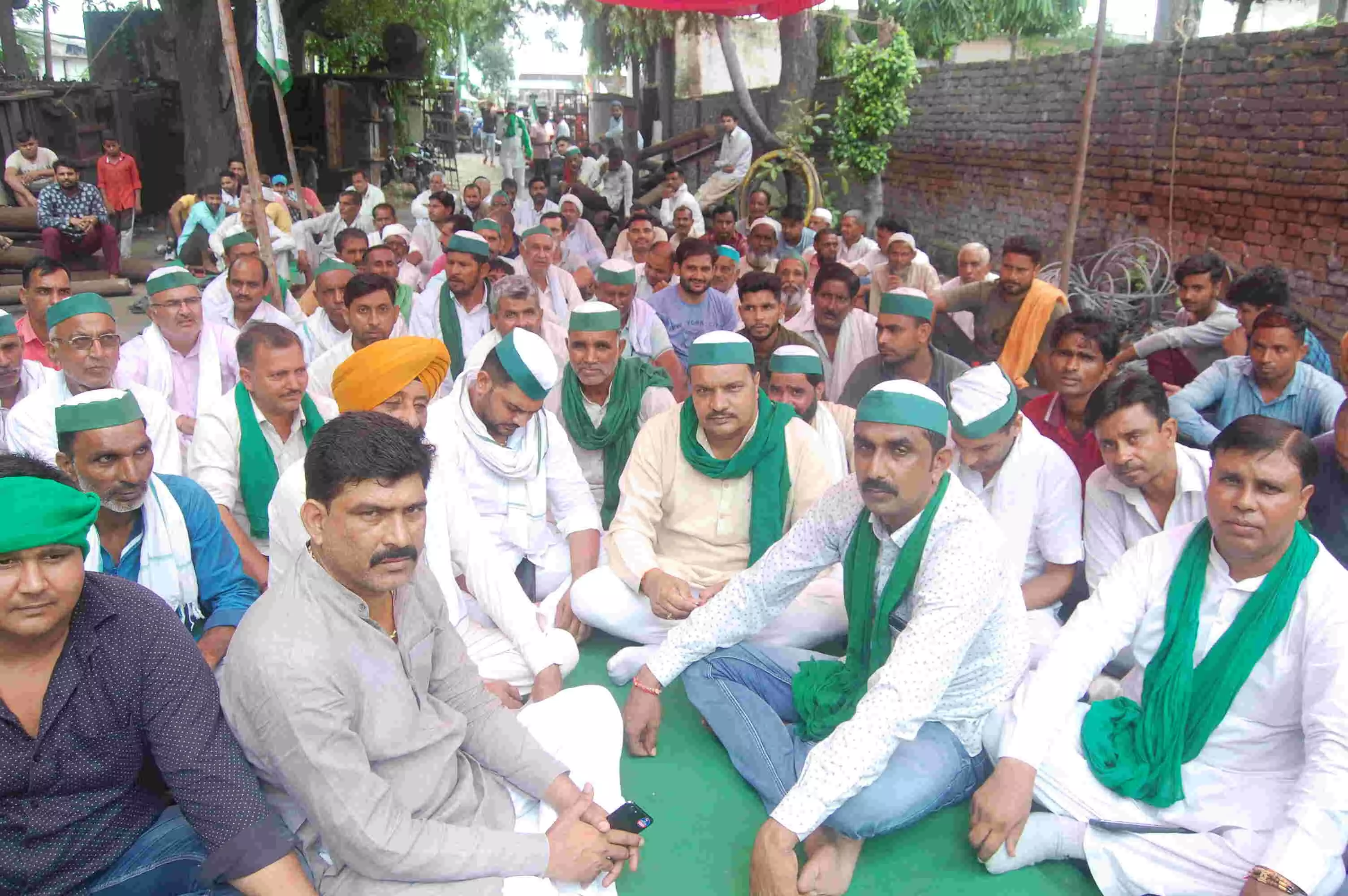मुजफ्फरनगर...भाकियू ने घेरा मखियाली बिजली घर मुजफ्फरनगर...भाकियू ने घेरा मखियाली बिजली घर