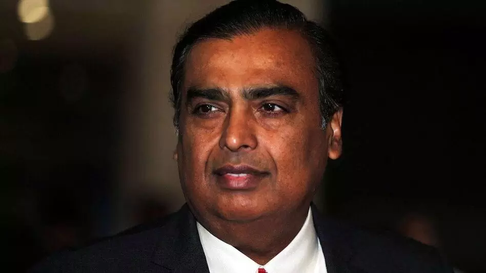 अंबानी और एंटीलिया को बम से उडाने की धमकी देने वाला गिरफ्तार अंबानी और एंटीलिया को बम से उडाने की धमकी देने वाला गिरफ्तार