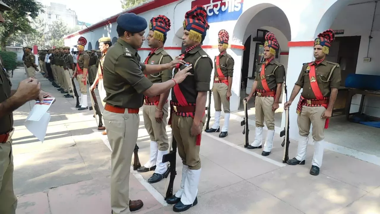 जनपद में गौरव के साथ मना पुलिस झंडा दिवस जनपद में गौरव के साथ मना पुलिस झंडा दिवस