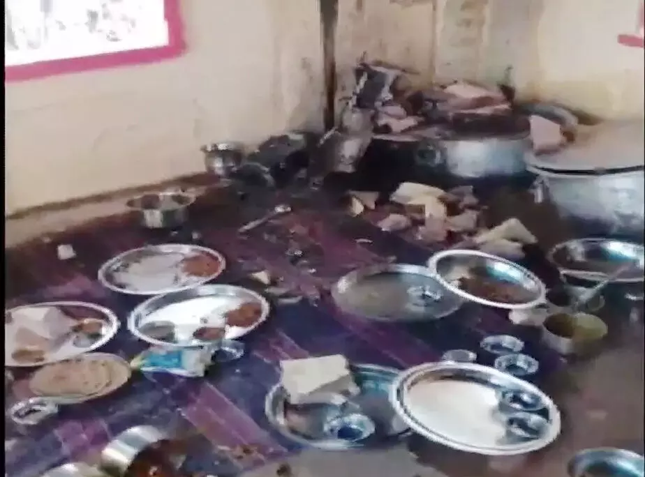 विवाह समारोह के दौरान घर में लगी आग, 5 की मौत, 50 से अधिक झुलसे विवाह समारोह के दौरान घर में लगी आग, 5 की मौत, 50 से अधिक झुलसे