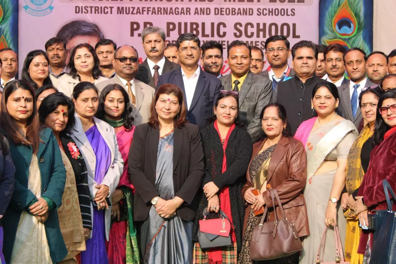 रीजनल ऑफिसर सीबीएसई रणबीर सिंह ने जिले के समस्त प्रधानाचार्यों के साथ किया वार्तालाप रीजनल ऑफिसर सीबीएसई रणबीर सिंह ने जिले के समस्त प्रधानाचार्यों के साथ किया वार्तालाप