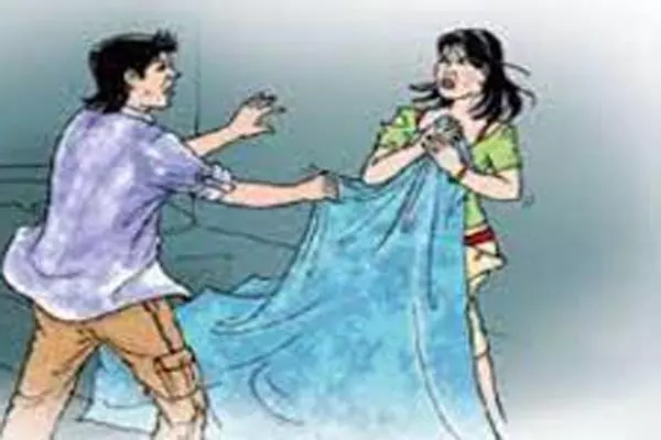अकेली पाकर छात्रा के साथ प्राचार्य ने की छेडखानी, पुलिस ने किया गिरफ्तार
